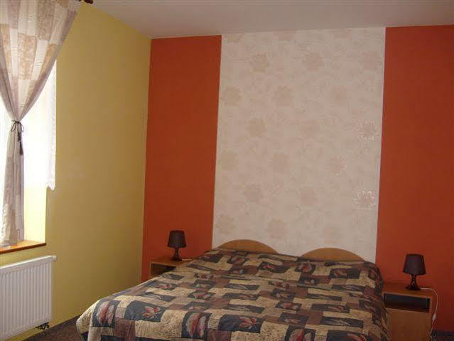 Hotel Kralicek Турнов Экстерьер фото