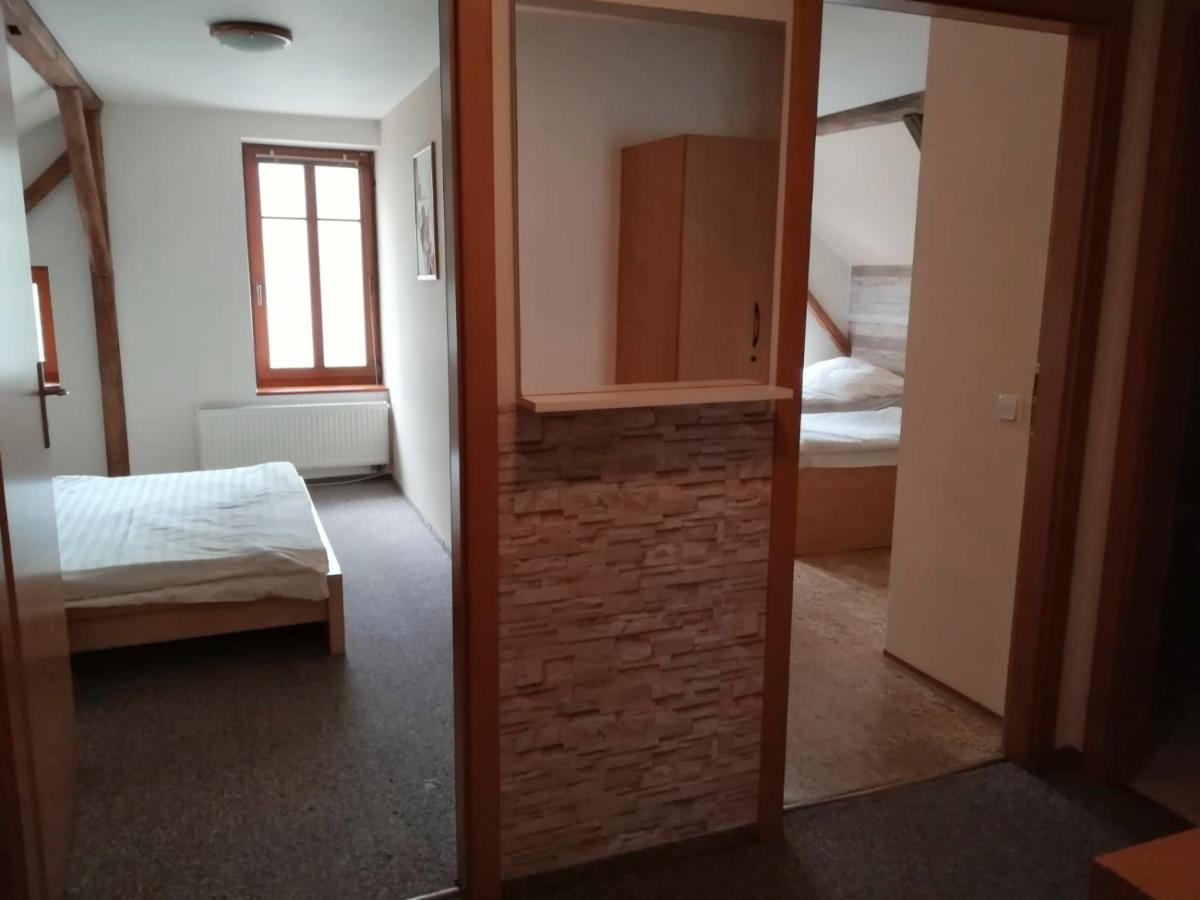 Hotel Kralicek Турнов Экстерьер фото